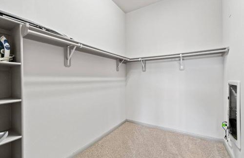 Montopolis Apartment | Modern Austin 2BR 2B Apt with Pool Parking & WIFI