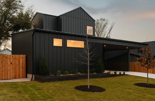 Dawson House | “Modern Austin Oasis with Private Pool – Walk to Zilker & South Lamar!”