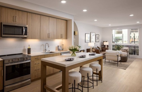 Mountain View Condo | Modern Avelle 2BR Condo – Family Friendly Stay