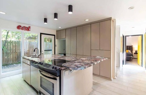 Tyler House | Modern Azalea District Home