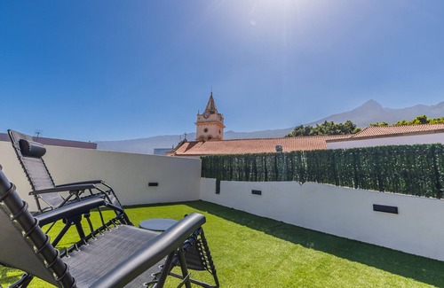 Arafo Ski Chalet | Modern Balcony House - Solarium Terrace - Parking