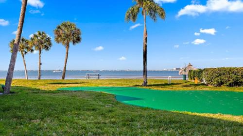 Bayview House | Modern Beach Home - Mins To Beach, Pool, Hot Tub