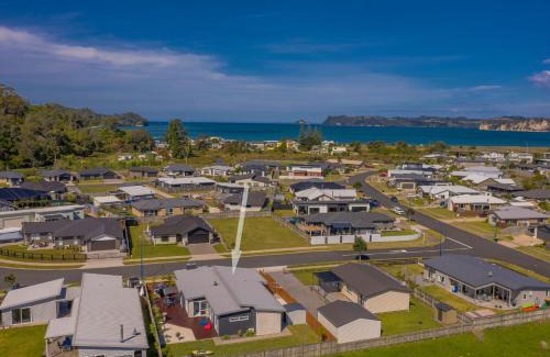 Whitianga House | Modern Beach Pad - Whitianga Holiday Home