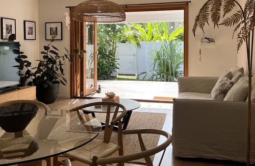 Miami House | Modern beach shack in Miami - 5 MIN WALK TO BEACH.