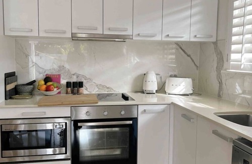 Miami House | Modern beach shack in Miami - 5 MIN WALK TO BEACH.