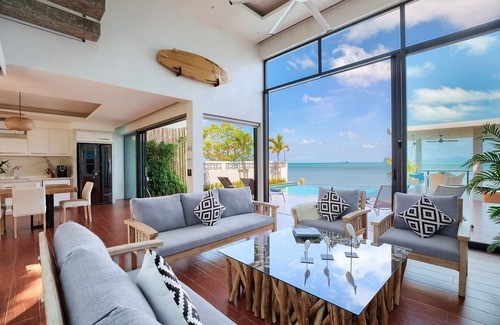 Bophut Villa | Modern Beachfront Villa near Fishermans Village