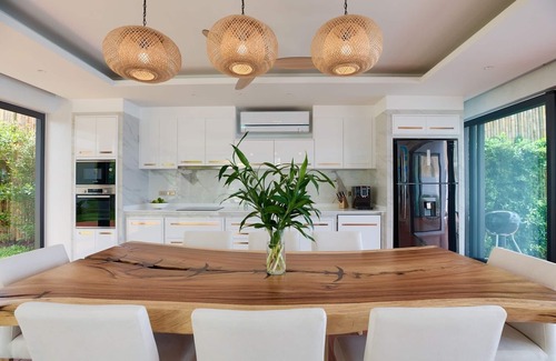 Bophut Villa | Modern Beachfront Villa near Fishermans Village
