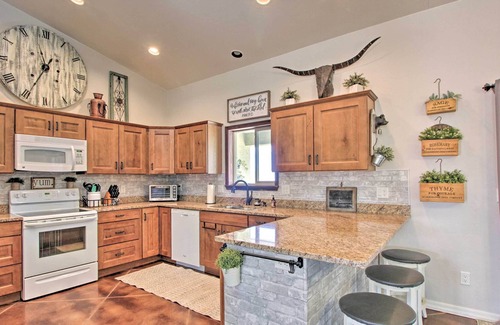Pomerene House | Modern Benson Home w/ Views ~ 40 Mi to Tucson