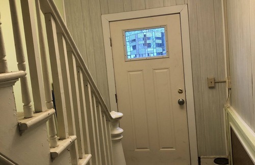 Schenectady Apartment | Modern-Bohemian quarters - King Bed-Washer/Dryer