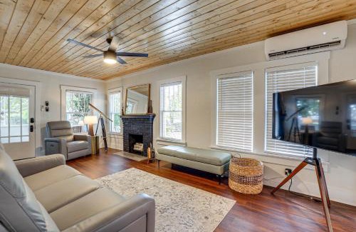 Bradenton House | Modern-Boho Bradenton Bungalow with Private Hot Tub!