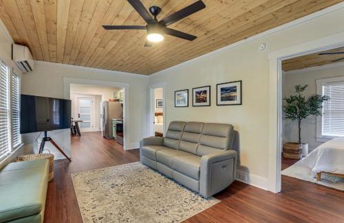 Bradenton House | Modern-Boho Bradenton Bungalow with Private Hot Tub!