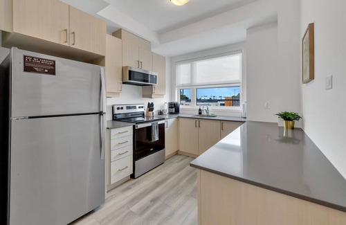 Ajax House | Modern, Brand New, King Beds | THH