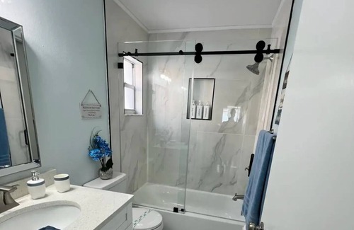 Brandon House | Modern Brandon Serene Escape