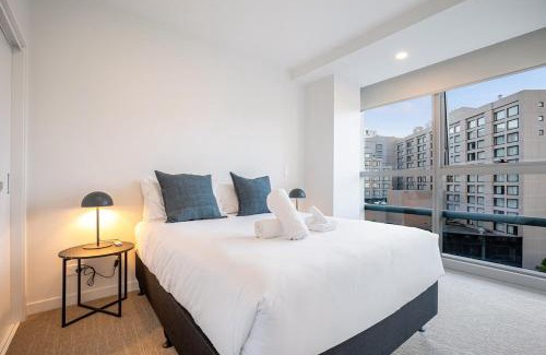 Auckland Central Business District Apartment | Modern Bright Central Apartment by Zodiak Stays