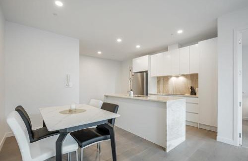 Auckland Central Business District Apartment | Modern Bright Central Apartment by Zodiak Stays