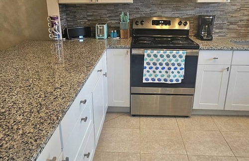 Cypress Lakes Estates Condo | Modern Bright Tropical 2-bedroom condo near Ft Myers Beach
