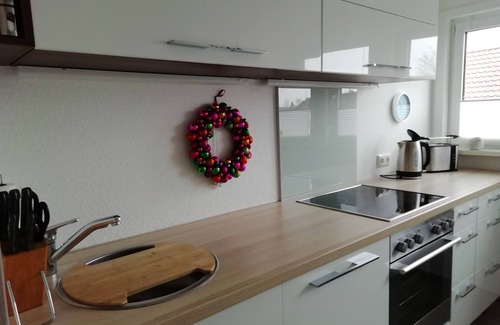 Mengershausen Apartment | Modern, bright vacation apartment with garden view