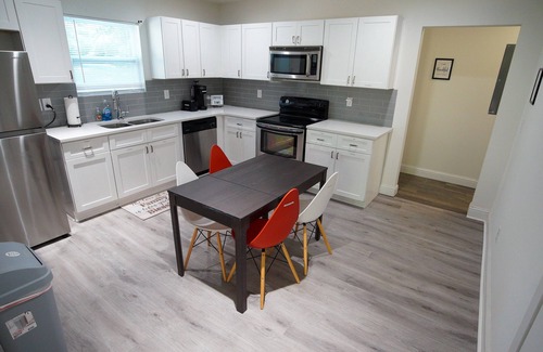Atlanta House | Modern Bungalow at Chappell minutes from Downtown and Beltline - PET FRIENDLY!