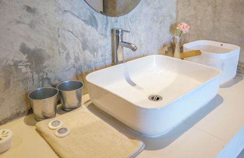 Bai Lan Hotel | Modern Bungalows