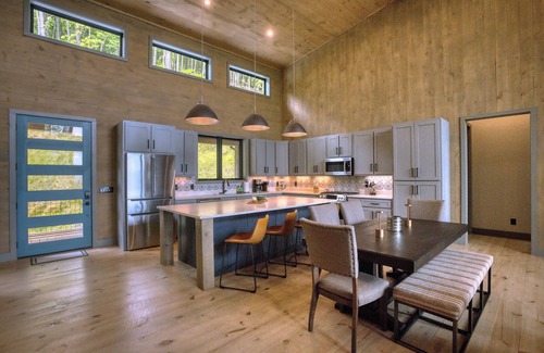 Morganton Cabin | Modern Cabin in Blue Ridge - August & Fall Availbility - Bring Your BOAT !