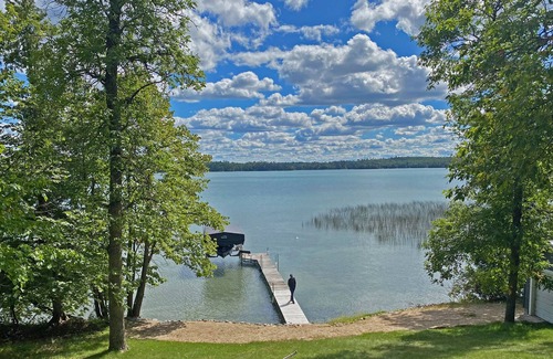 Deer River House | Modern Cabin on Stunning Deer Lake
