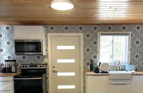 Deer River House | Modern Cabin on Stunning Deer Lake