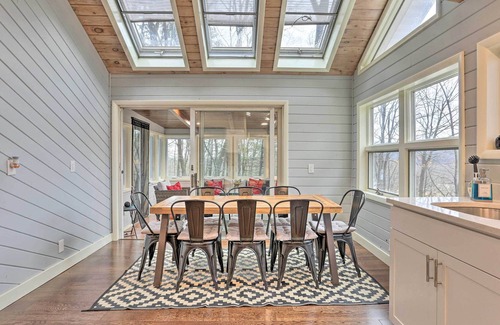Sparrow Bush Cabin | Modern Cabin Retreat, 4 Mi to Delaware River!