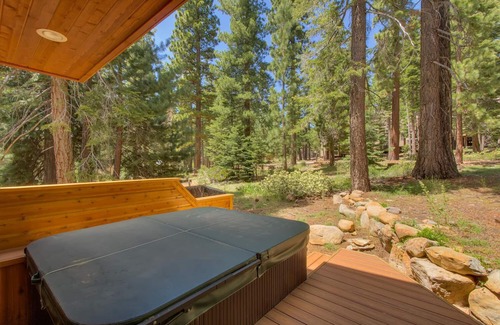 Carnelian Bay House | Modern Cabin/Walk To Lake Tahoe/Access To All Tahoe Resorts