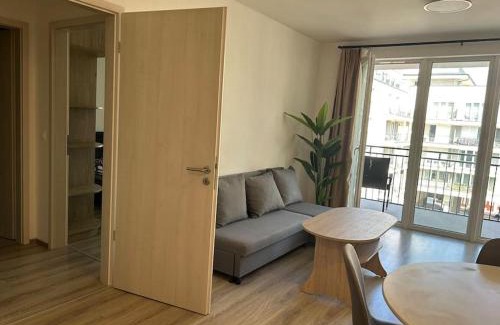 Ujlipotvaros Apartment | Modern cabin with garage