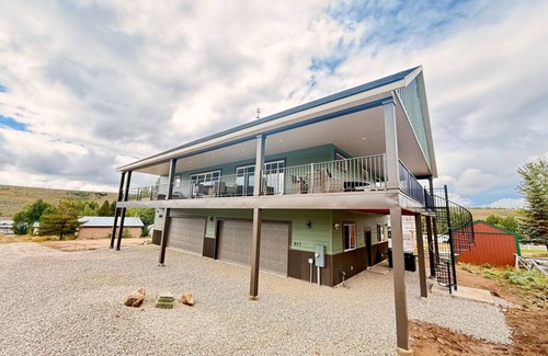 Helper Cabin | Modern cabin with private dock