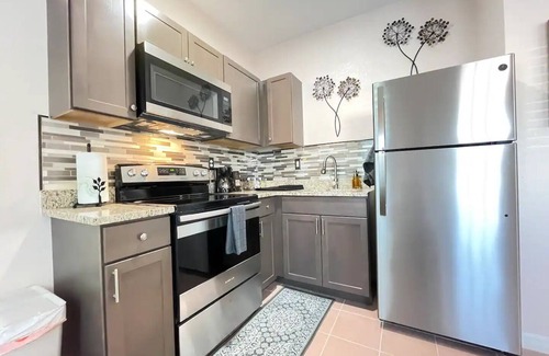 Southeast Tampa Apartment | Modern Casita near Amalie Arena, Ybor City, and Downtown