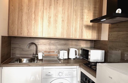 Dumbarton Apartment | Modern Castlegreen Lux Apartment