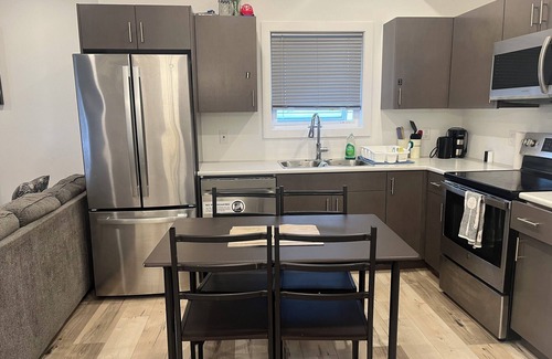 Winnipeg Apartment | Modern & Central 3BED/2BATH near Health Science Center