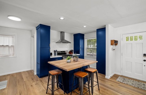 Franz Park House | Modern & Central Abode - STL Zoo & Forest Park