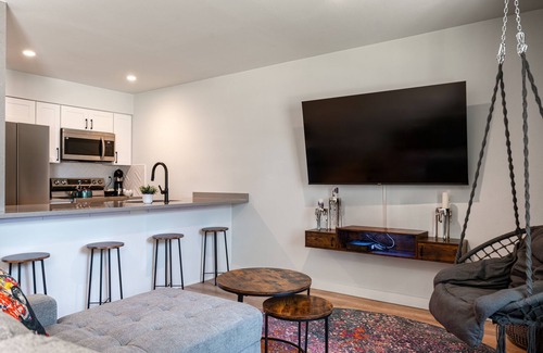 Barton Hills Condo | Modern Central ATX Condo. Walk to Zilker Park, Barton Springs & Lady Bird Lake