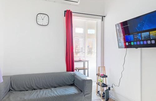 Floriana Apartment | Modern Central Studio Suit by MIVE