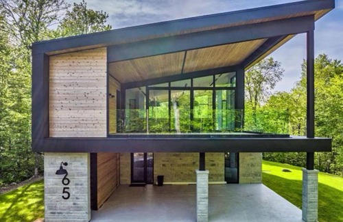 Lac Superieur Village House | Modern chalet 10 minutes from Mont Tremblant