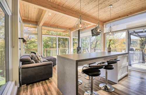 Les Pays-d'en-Haut Regional County Municipality House | Modern Chalet with Mountain and Lake view by Reserver.ca