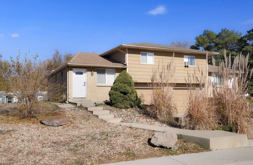 Wheat Ridge House | Modern Charmer|Sleeps 10|Close to Denver|Mountains