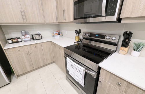 London House | Modern Charming 8 Sleeper
