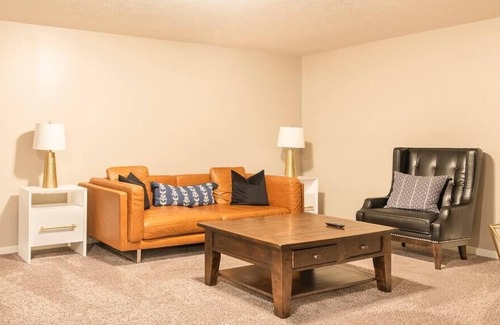 West Omaha House | Modern & Charming Home near Village Pointe 🛍