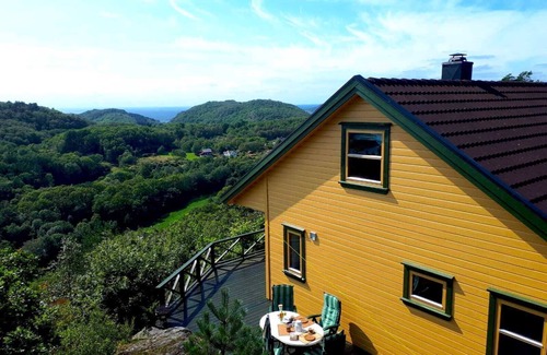 Lyngdal House | Modern,charming house with a fantastic view of the fjords, North Sea and islands