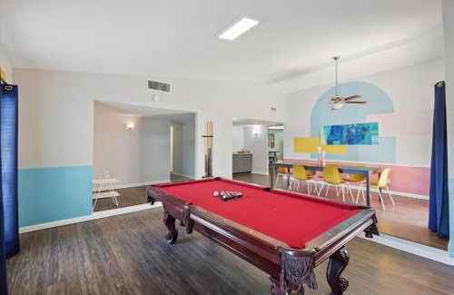 Northeast Carrollton House | Modern & Chic 4BD,2BA - Pool, Hot Tub, BBQ Grill