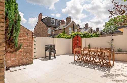 Oxford House | Modern Chic 5BR Townhouse - Central Oxford Pass the Keys