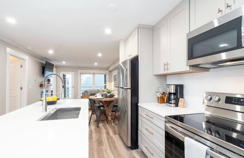 Telluride Condo | Modern, Chic Dream Location | Electric Fireplace, Covered Parking, Elevator | 3 Mins To Skiing!