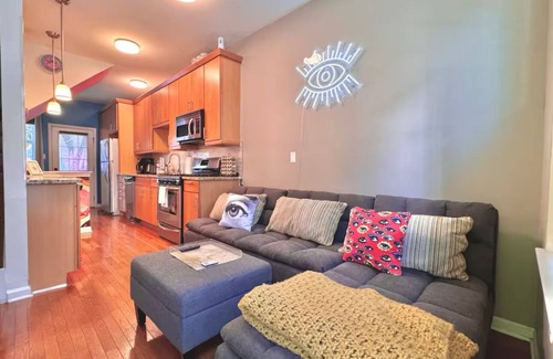 Graduate Hospital House | Modern-Chic Living in the Heart of Center City