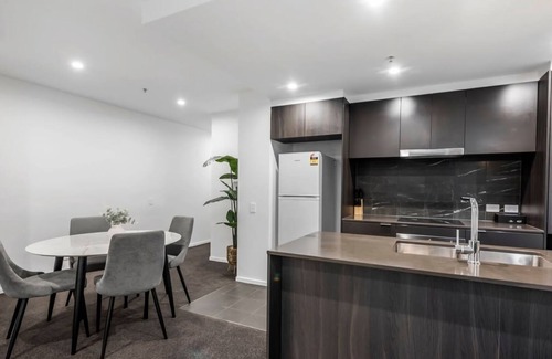 Phillip Apartment | Modern City Escape Phillip ACT