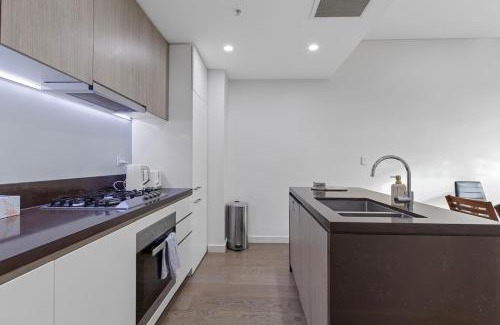 Waterloo Apartment | Modern City-Fringe Townhouse