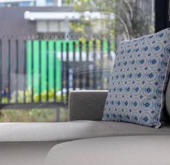Waterloo Apartment | Modern City-Fringe Townhouse