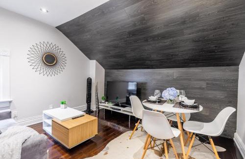 Parkdale Apartment | Modern City Suite with Rooftop Patios